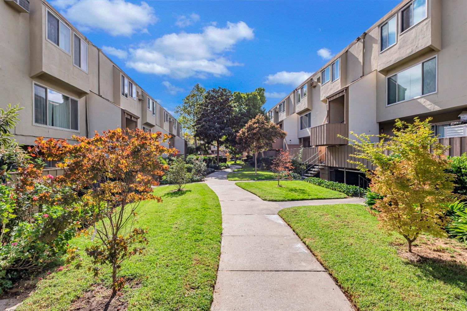 Detail Gallery Image 4 of 32 For 410 Auburn Way #21,  San Jose,  CA 95129 - 2 Beds | 1/1 Baths