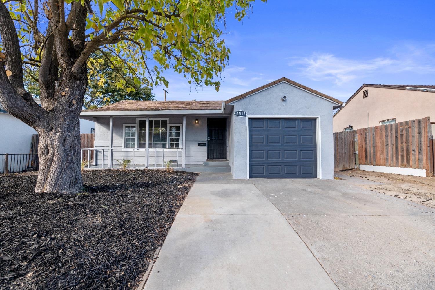 Detail Gallery Image 1 of 24 For 4517 37th Ave, Sacramento,  CA 95824 - 3 Beds | 1 Baths