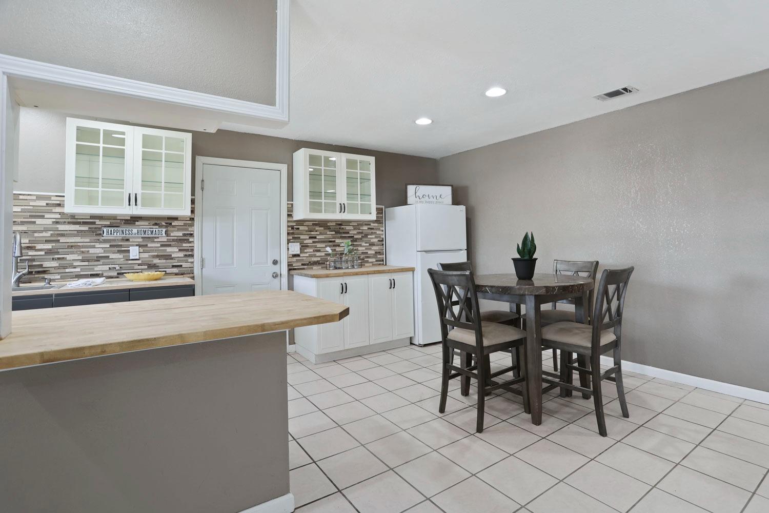 Detail Gallery Image 8 of 31 For 16201 Julie Ln, Lathrop,  CA 95330 - 3 Beds | 2 Baths