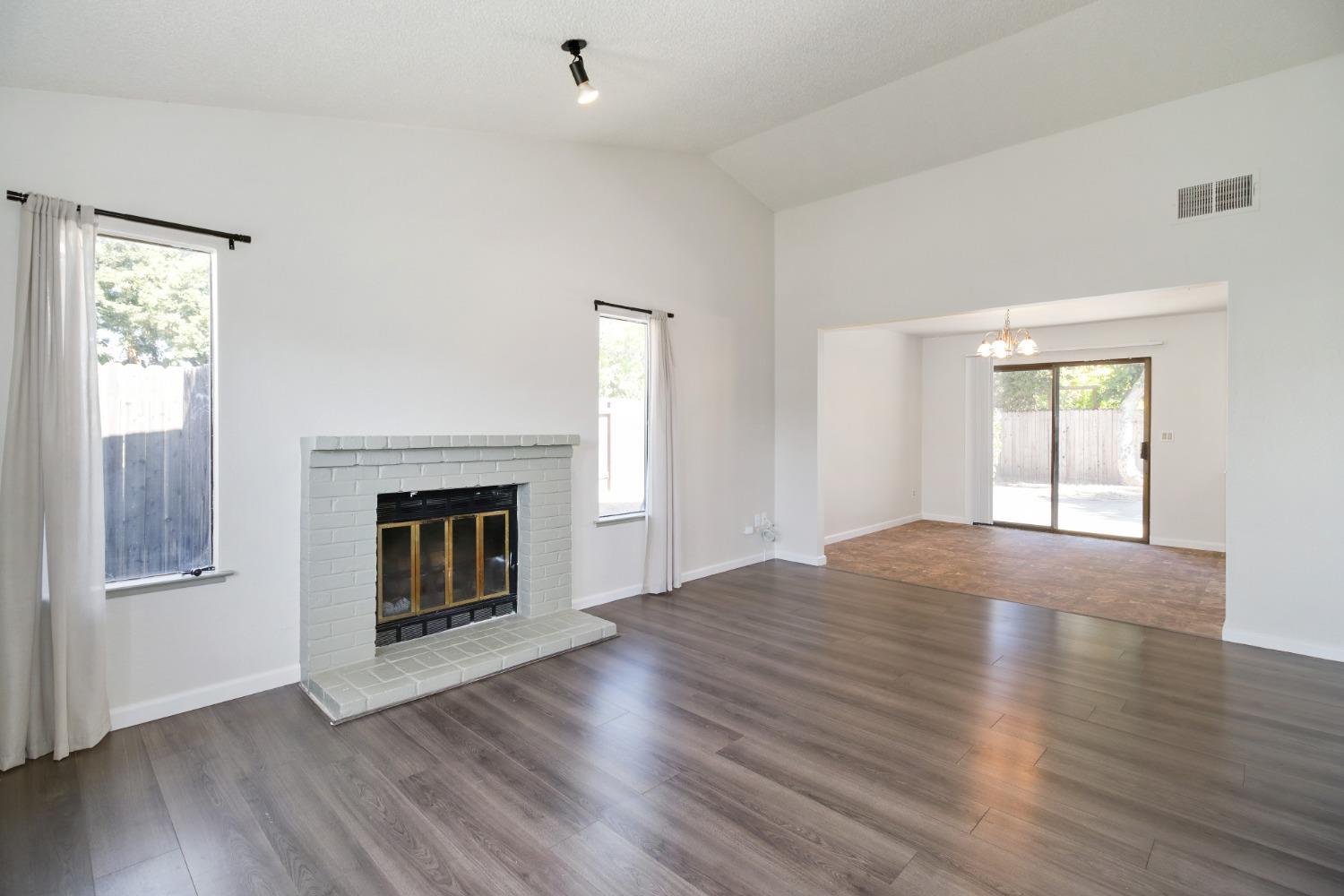 Detail Gallery Image 8 of 36 For 7044 Hollis Ct, Sacramento,  CA 95842 - 3 Beds | 2 Baths