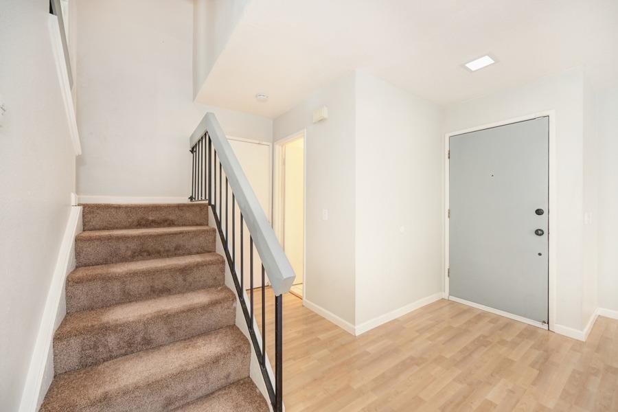 Detail Gallery Image 11 of 68 For 7403 Windbridge Dr, Sacramento,  CA 95831 - 4 Beds | 2/1 Baths