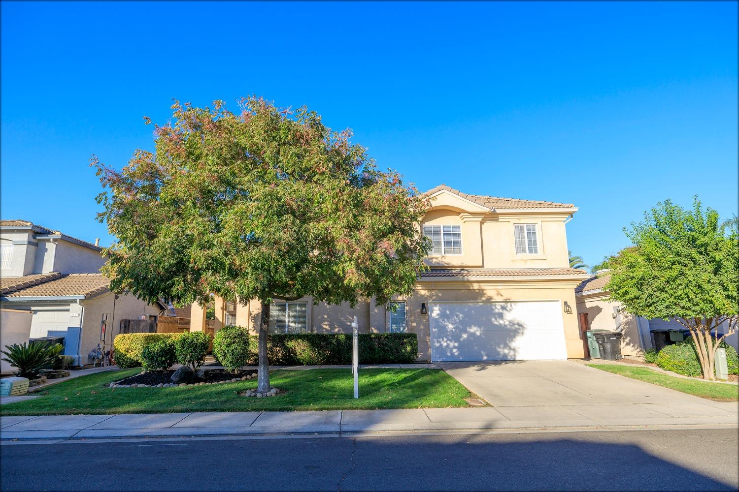 Detail Gallery Image 3 of 76 For 2121 Paramont Way, Modesto,  CA 95355 - 4 Beds | 3 Baths