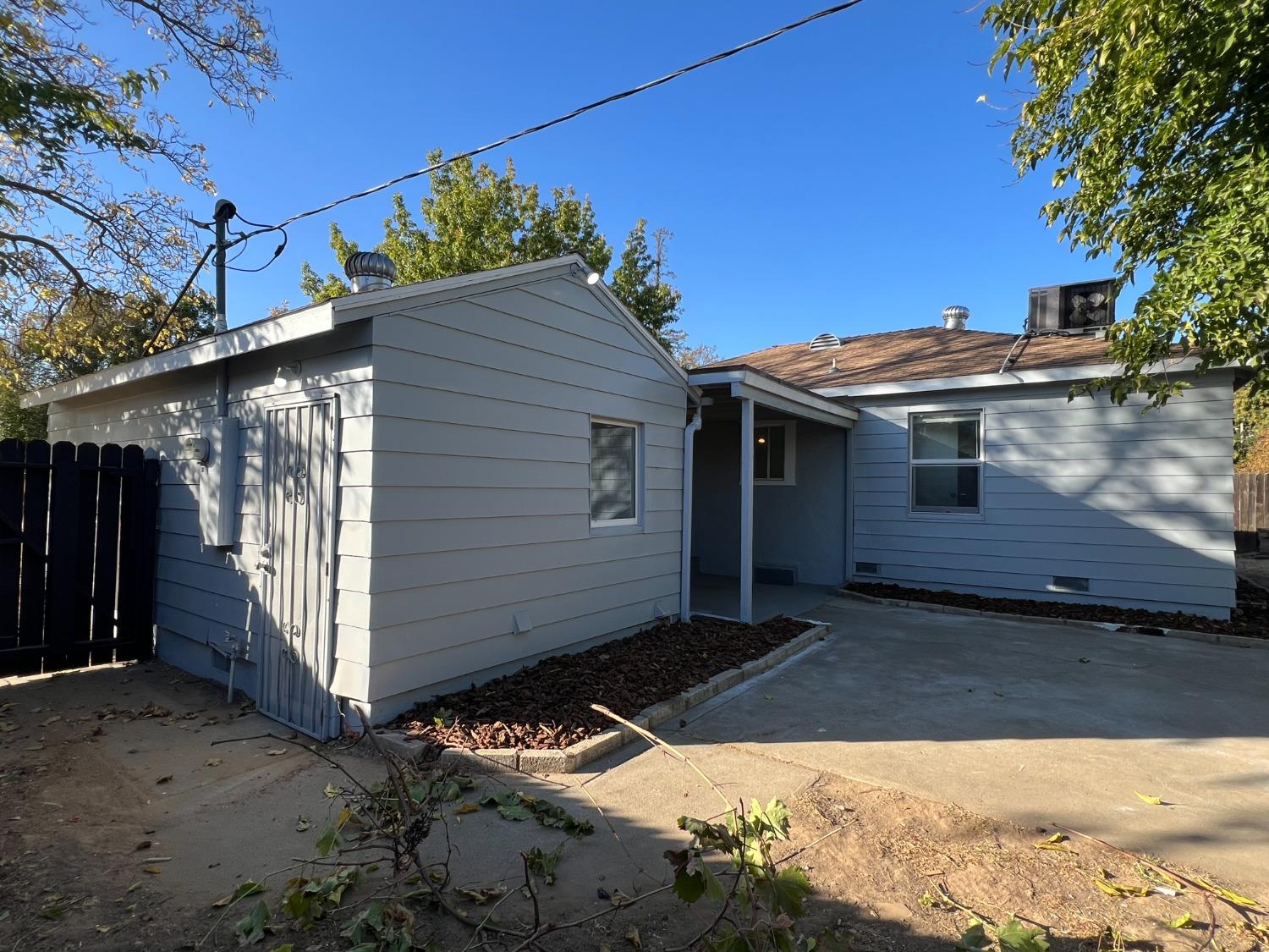 Detail Gallery Image 30 of 31 For 5747 Ortega St, Sacramento,  CA 95824 - 2 Beds | 1 Baths