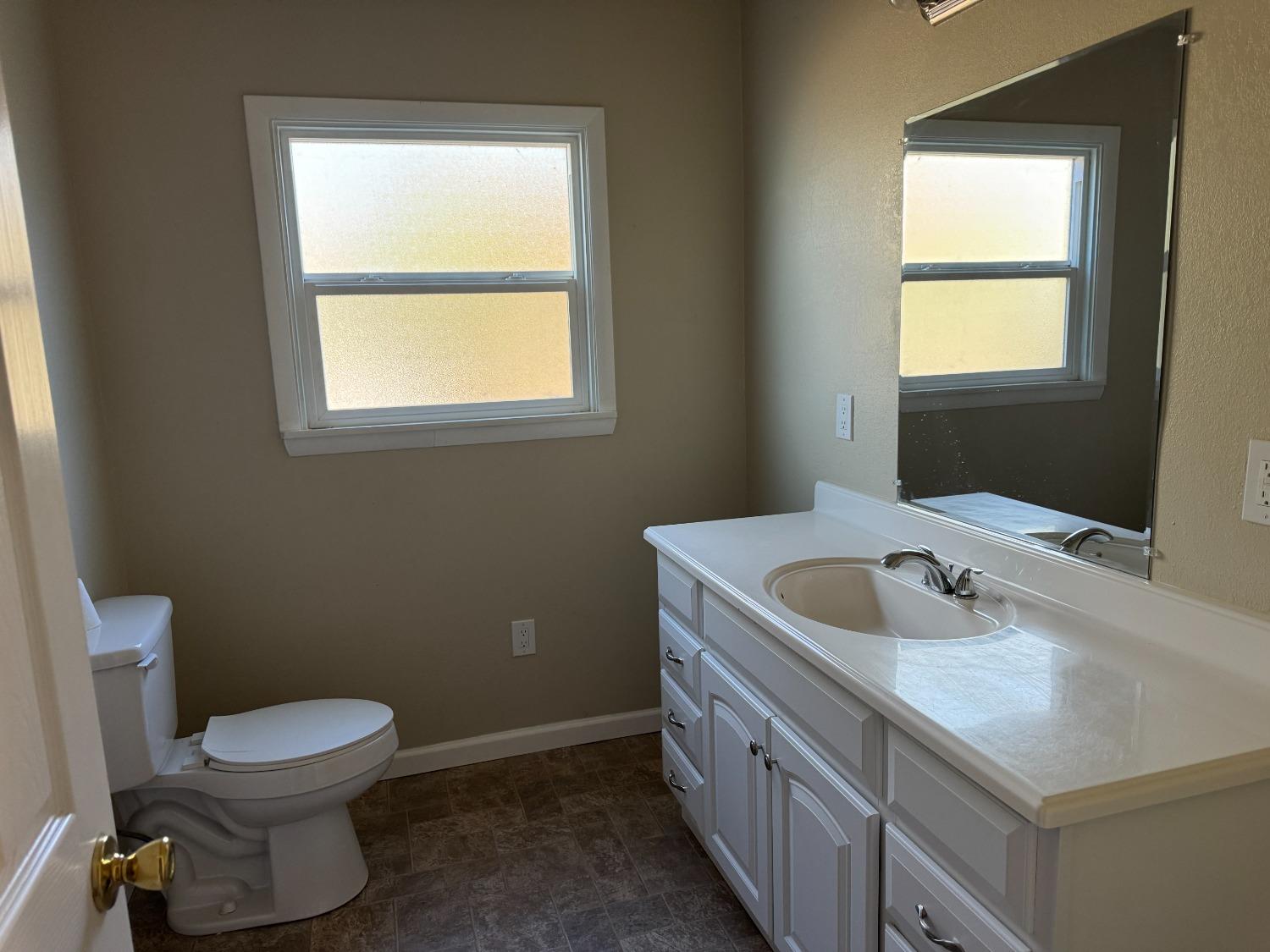 Detail Gallery Image 16 of 28 For 19355 County Road 87b, Esparto,  CA 95627 - 3 Beds | 2/1 Baths