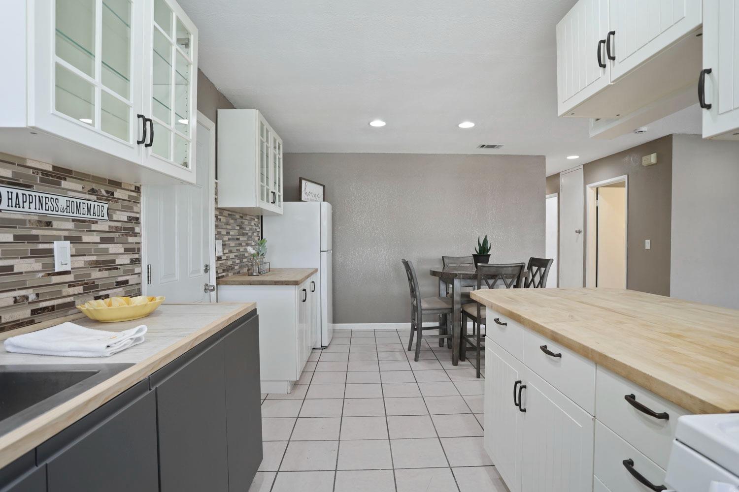 Detail Gallery Image 13 of 31 For 16201 Julie Ln, Lathrop,  CA 95330 - 3 Beds | 2 Baths