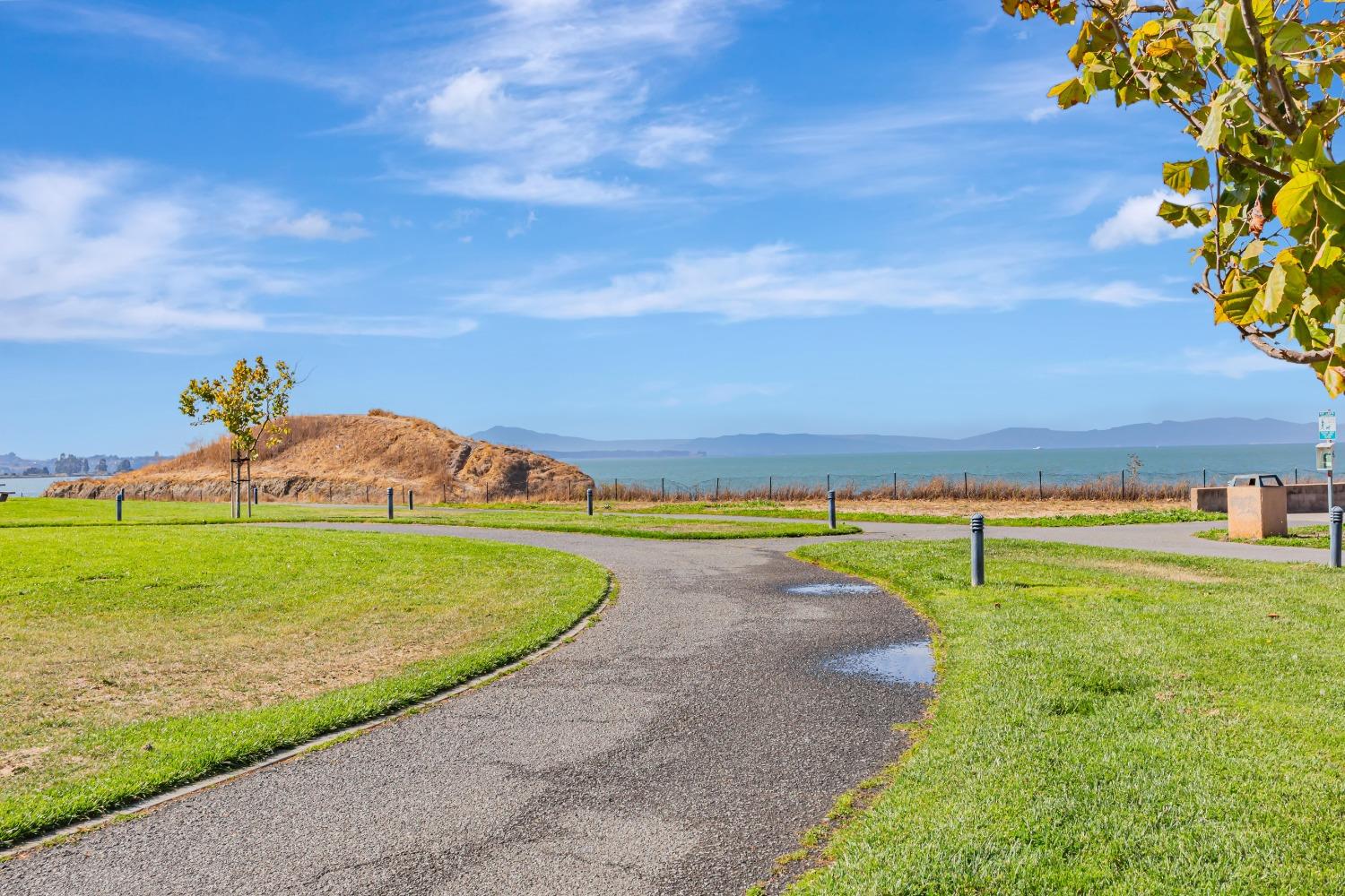 Detail Gallery Image 43 of 61 For 1138 S Shelter Bay, Hercules,  CA 94547 - 5 Beds | 4 Baths