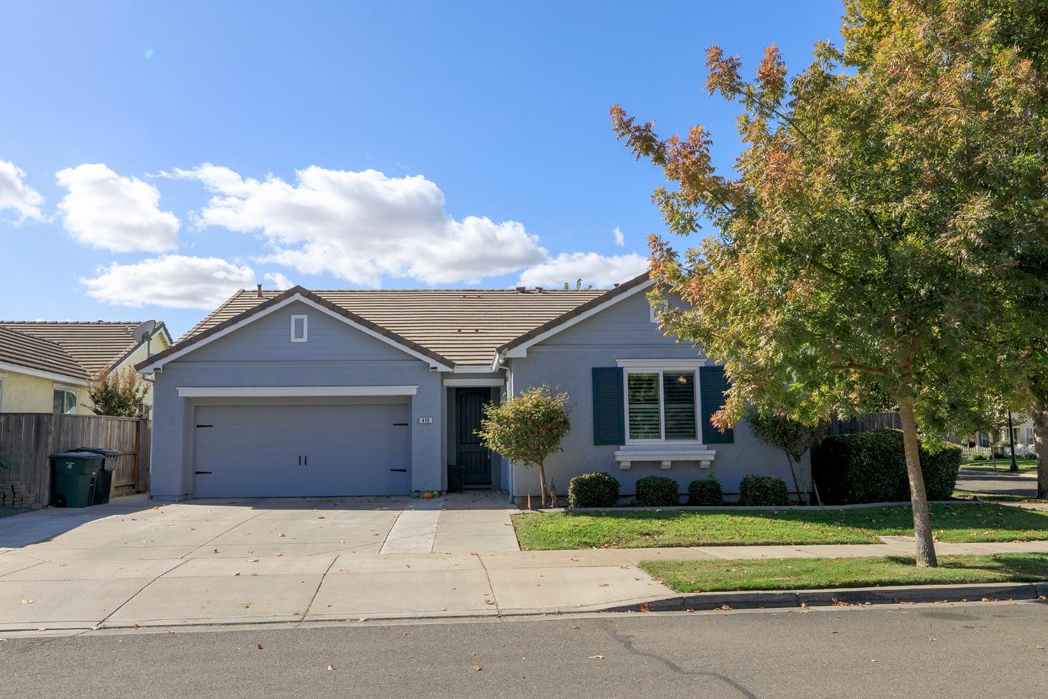 Detail Gallery Image 2 of 39 For 410 Applegate Dr, Oakdale,  CA 95361 - 3 Beds | 2 Baths