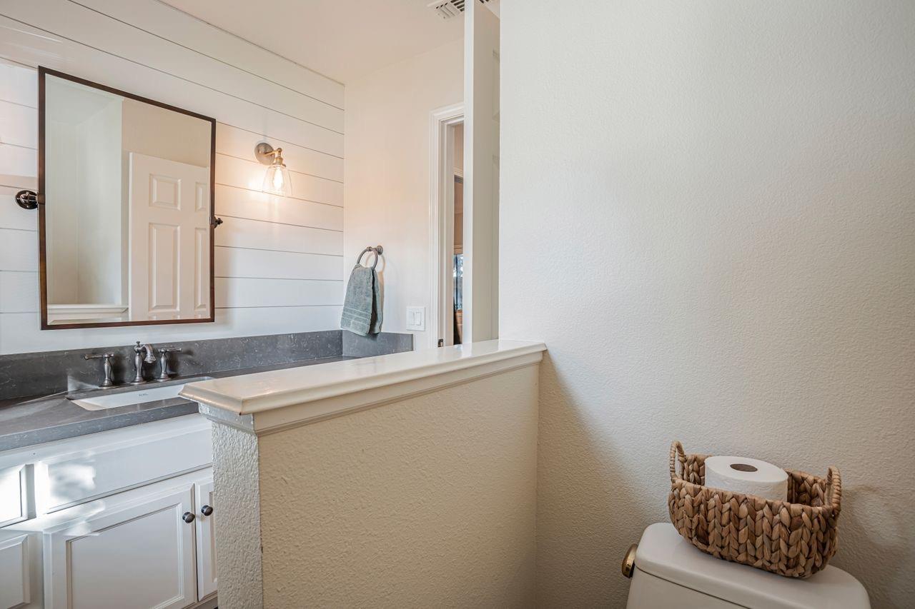 Detail Gallery Image 21 of 59 For 9466 San Paulo Cir, Elk Grove,  CA 95624 - 4 Beds | 2/1 Baths