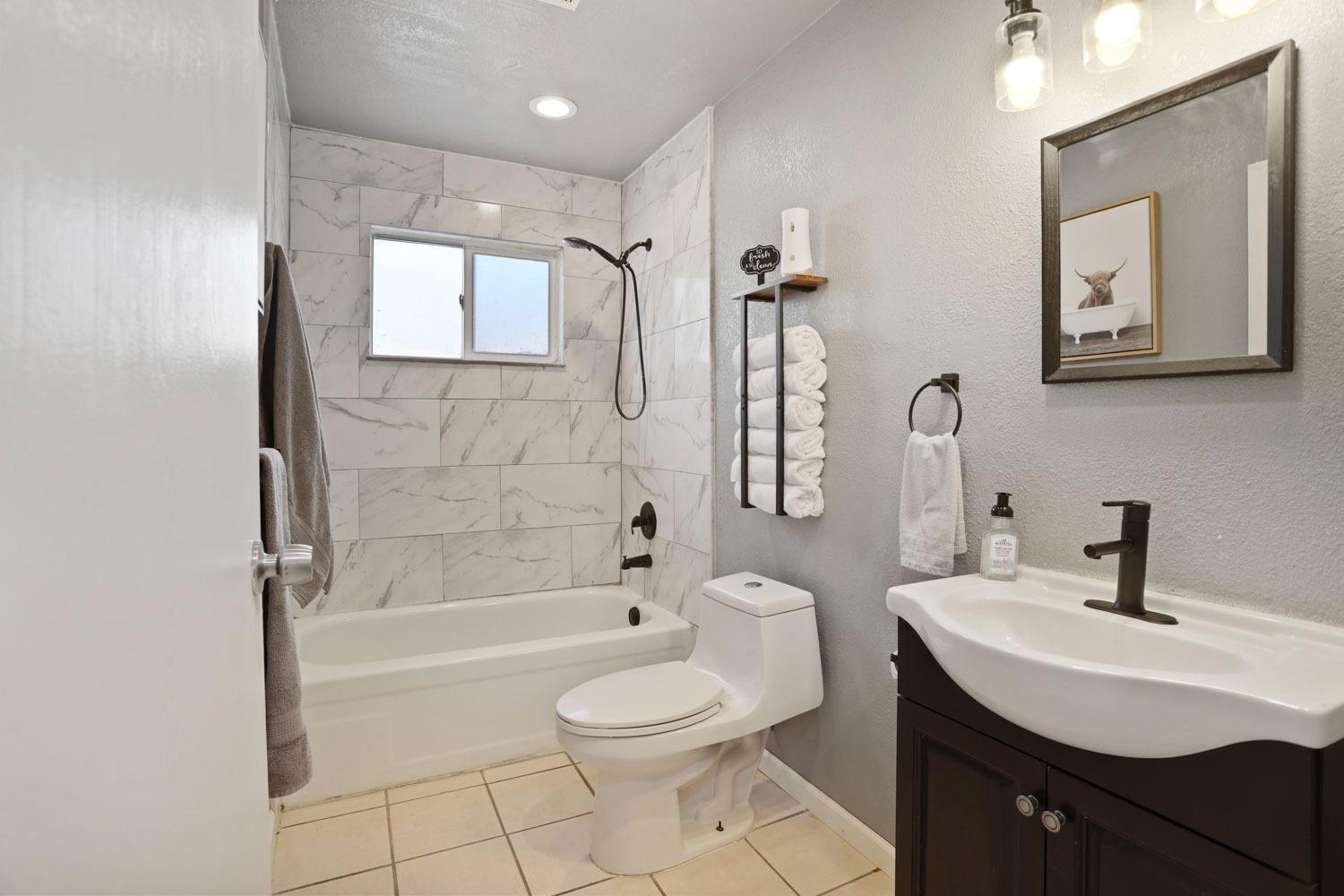 Detail Gallery Image 14 of 31 For 16201 Julie Ln, Lathrop,  CA 95330 - 3 Beds | 2 Baths