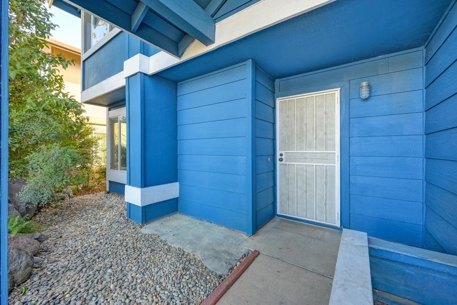 Detail Gallery Image 10 of 68 For 7403 Windbridge Dr, Sacramento,  CA 95831 - 4 Beds | 2/1 Baths