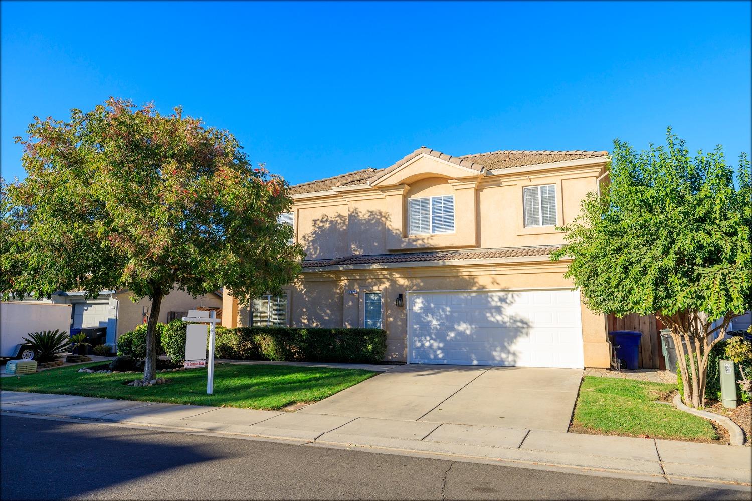 Detail Gallery Image 2 of 76 For 2121 Paramont Way, Modesto,  CA 95355 - 4 Beds | 3 Baths