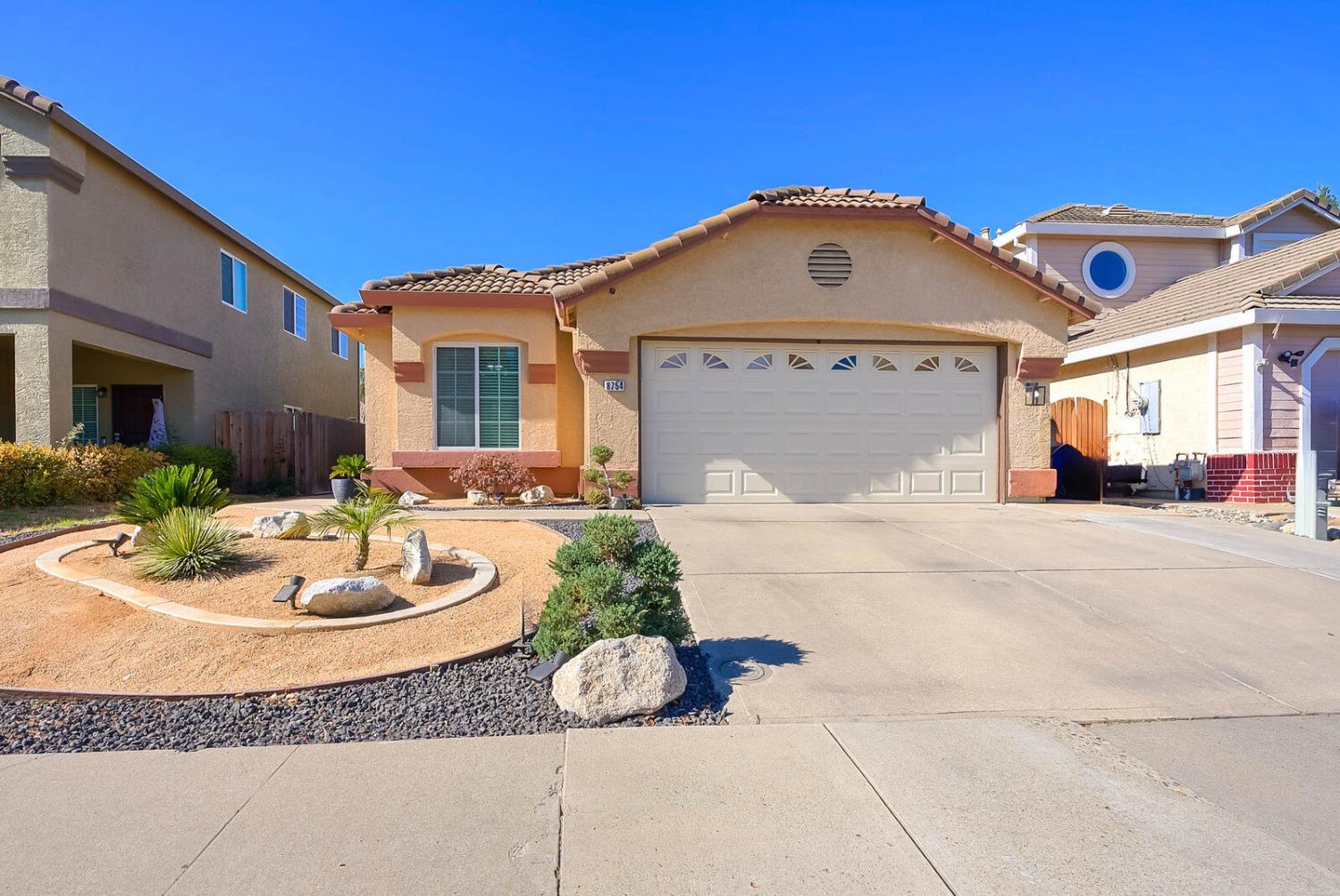 Detail Gallery Image 4 of 35 For 8754 Mesa Brook Way, Elk Grove,  CA 95624 - 3 Beds | 2 Baths