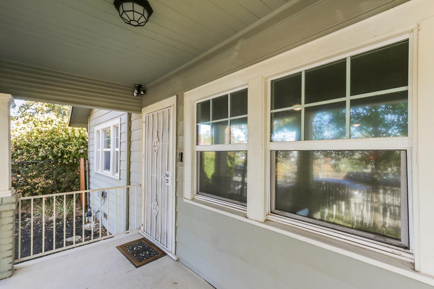 Detail Gallery Image 3 of 46 For 3311 Santa Cruz Way, Sacramento,  CA 95817 - 2 Beds | 1 Baths