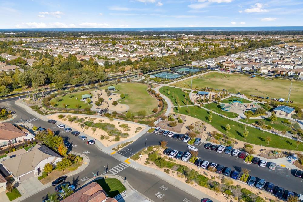 Detail Gallery Image 69 of 79 For 7609 Fey Way, Elk Grove,  CA 95757 - 5 Beds | 4 Baths