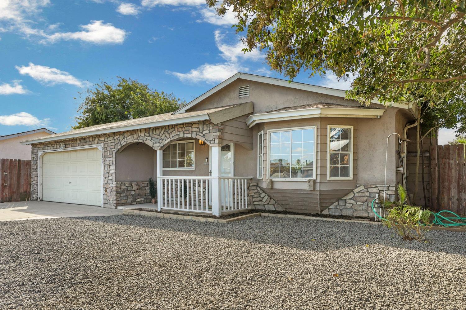 Detail Gallery Image 1 of 31 For 16201 Julie Ln, Lathrop,  CA 95330 - 3 Beds | 2 Baths