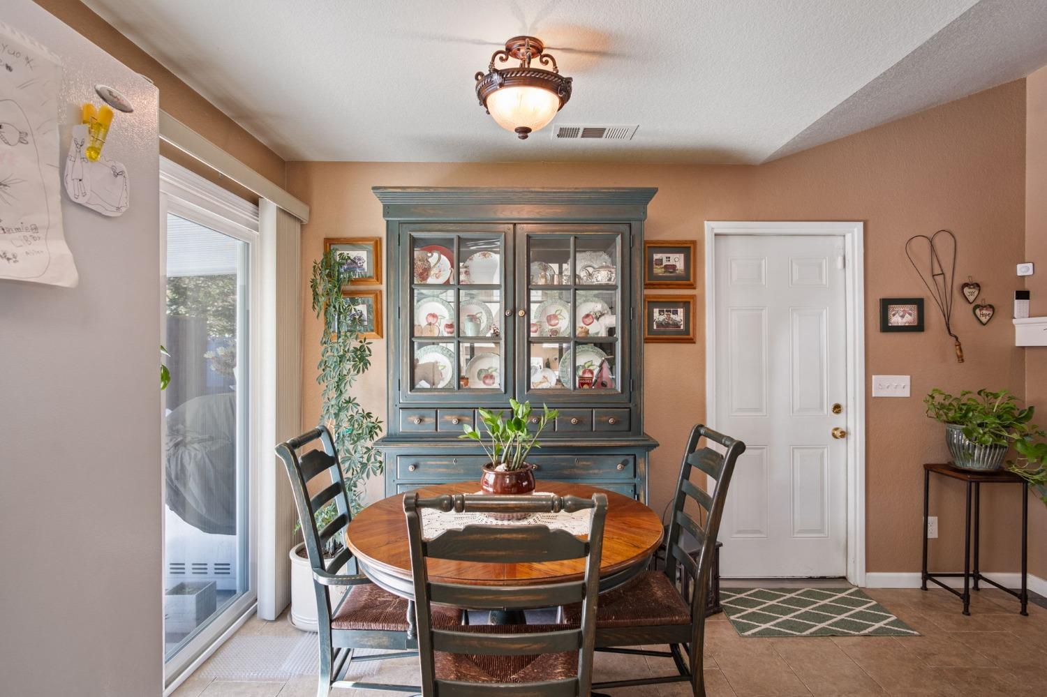 Detail Gallery Image 12 of 29 For 1314 Del Vista Ave, Modesto,  CA 95350 - 3 Beds | 2 Baths