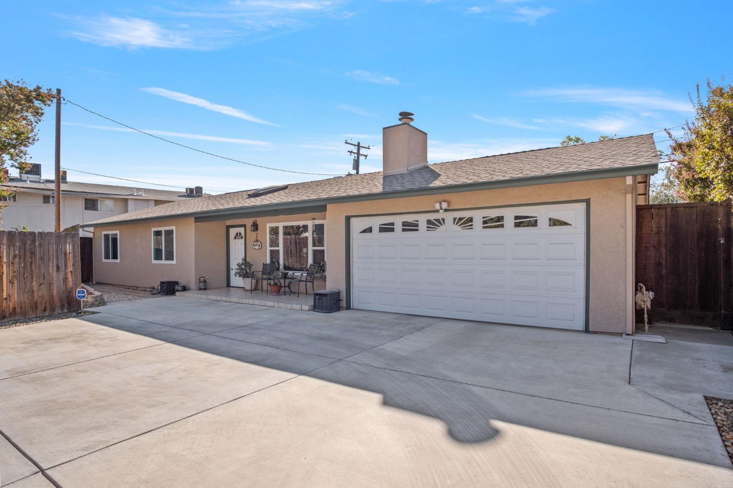 Detail Gallery Image 1 of 29 For 1314 Del Vista Ave, Modesto,  CA 95350 - 3 Beds | 2 Baths