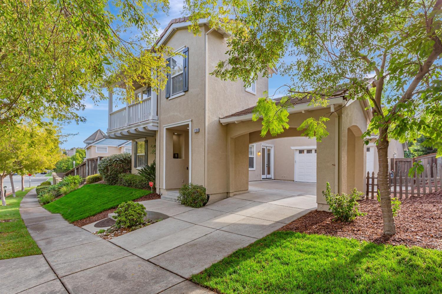 Detail Gallery Image 2 of 61 For 1138 S Shelter Bay, Hercules,  CA 94547 - 5 Beds | 4 Baths