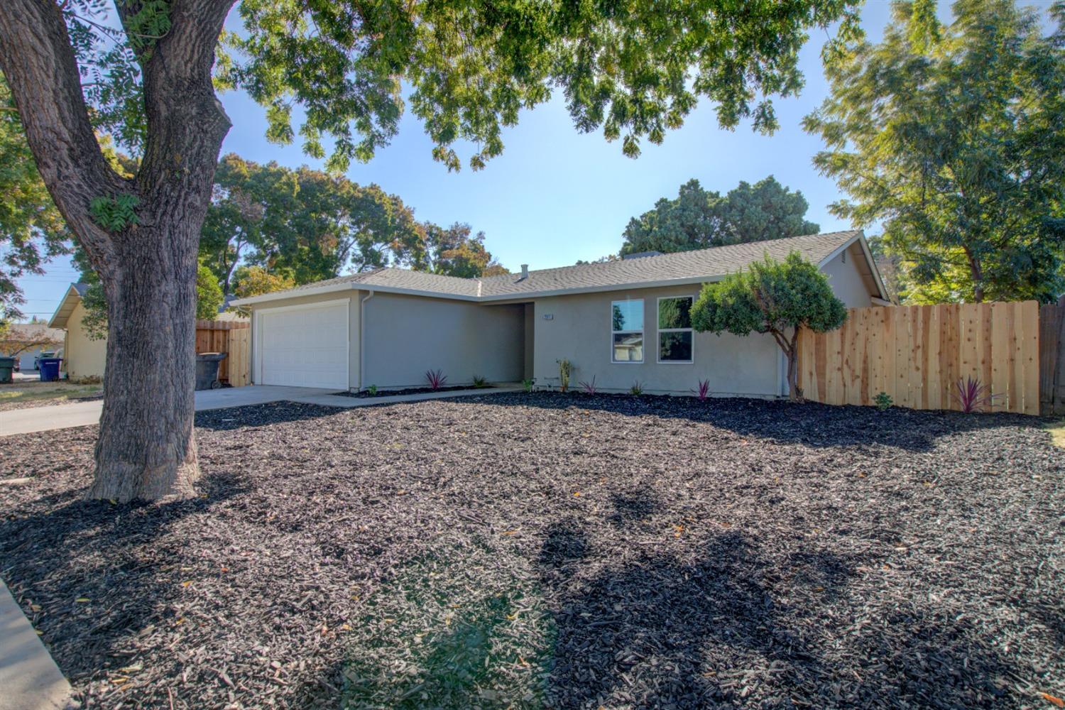 Detail Gallery Image 1 of 30 For 2912 Japonica Way, Modesto,  CA 95354 - 4 Beds | 2 Baths