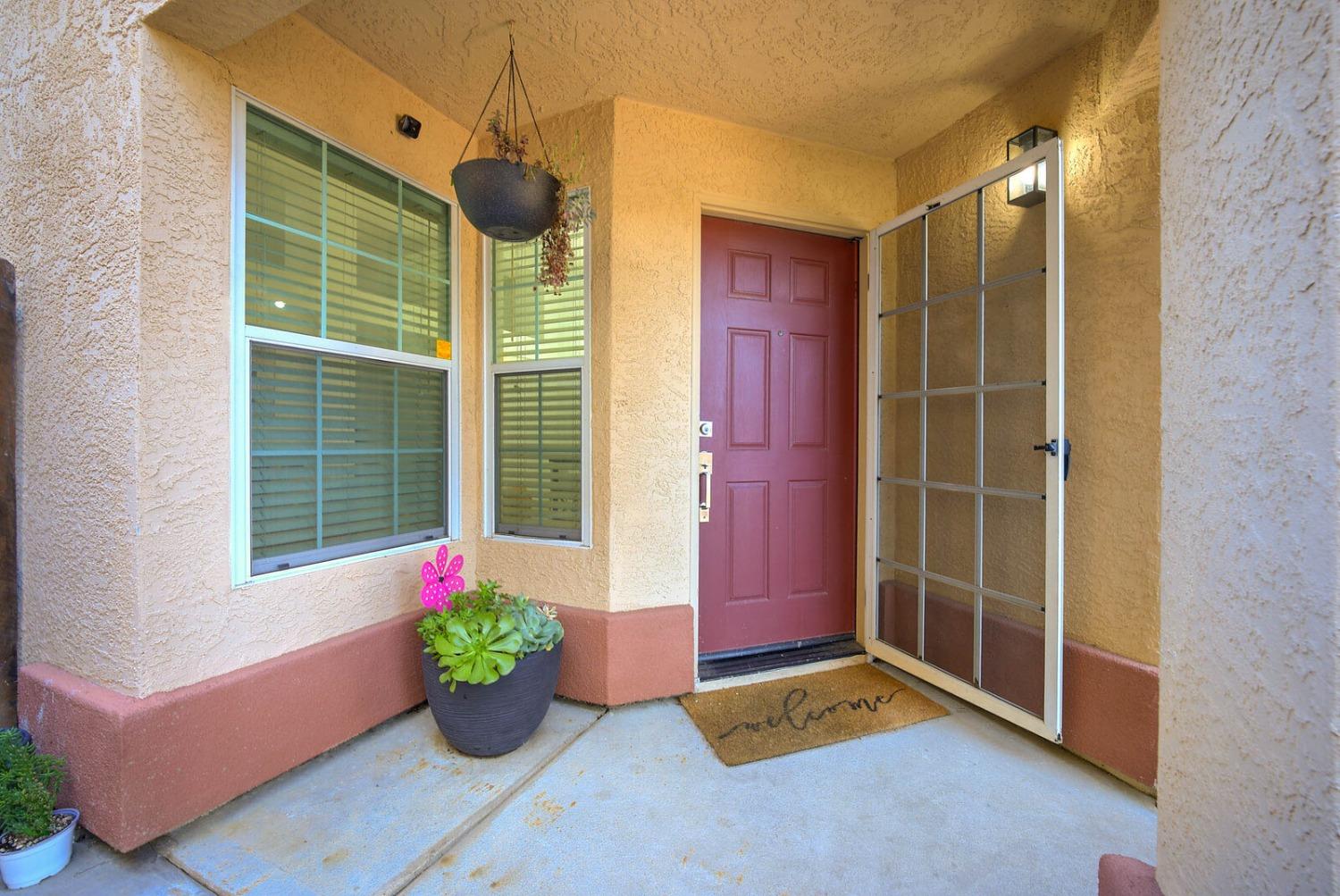 Detail Gallery Image 6 of 35 For 8754 Mesa Brook Way, Elk Grove,  CA 95624 - 3 Beds | 2 Baths