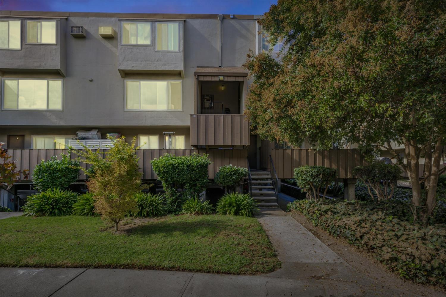 Detail Gallery Image 2 of 32 For 410 Auburn Way #21,  San Jose,  CA 95129 - 2 Beds | 1/1 Baths