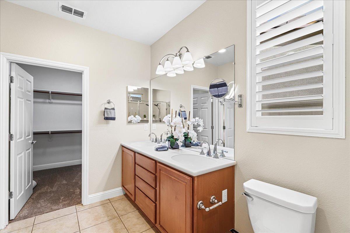 Detail Gallery Image 27 of 75 For 2384 Shadow Berry Dr, Manteca,  CA 95336 - 2 Beds | 2 Baths