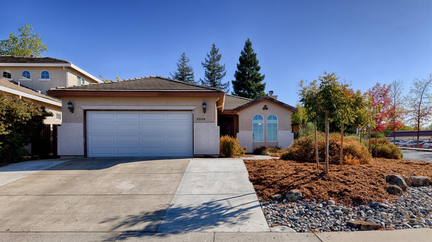 Detail Gallery Image 1 of 32 For 2202 Ranch House Ct, Auburn,  CA 95603 - 3 Beds | 2 Baths