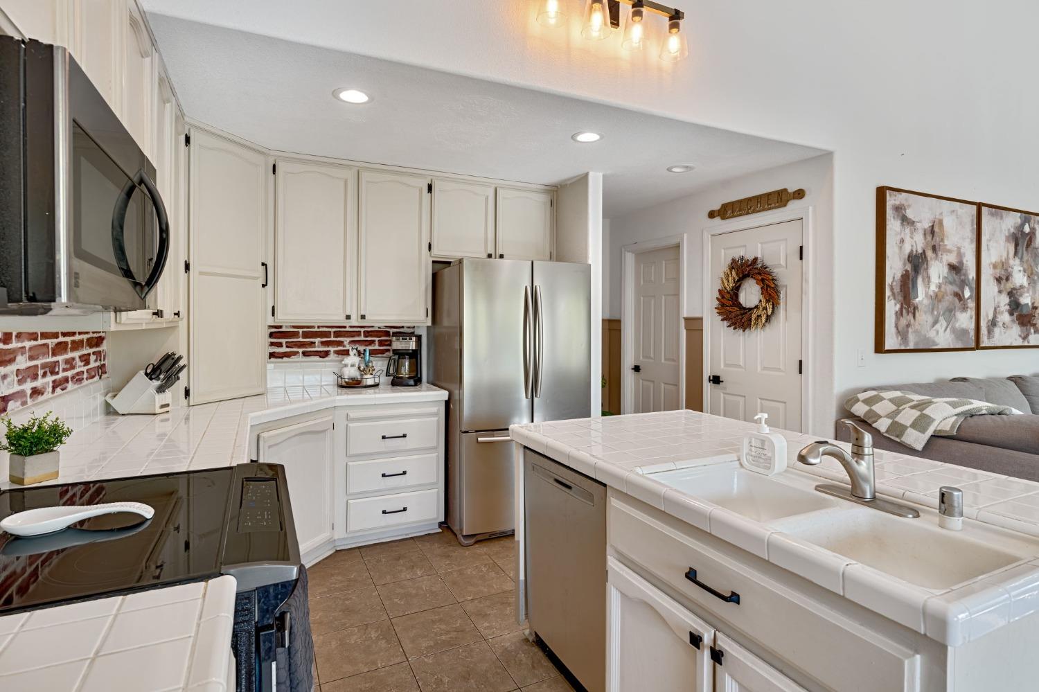 Detail Gallery Image 12 of 26 For 3080 Cambridge Road #5,  Cameron Park,  CA 95682 - 3 Beds | 2 Baths