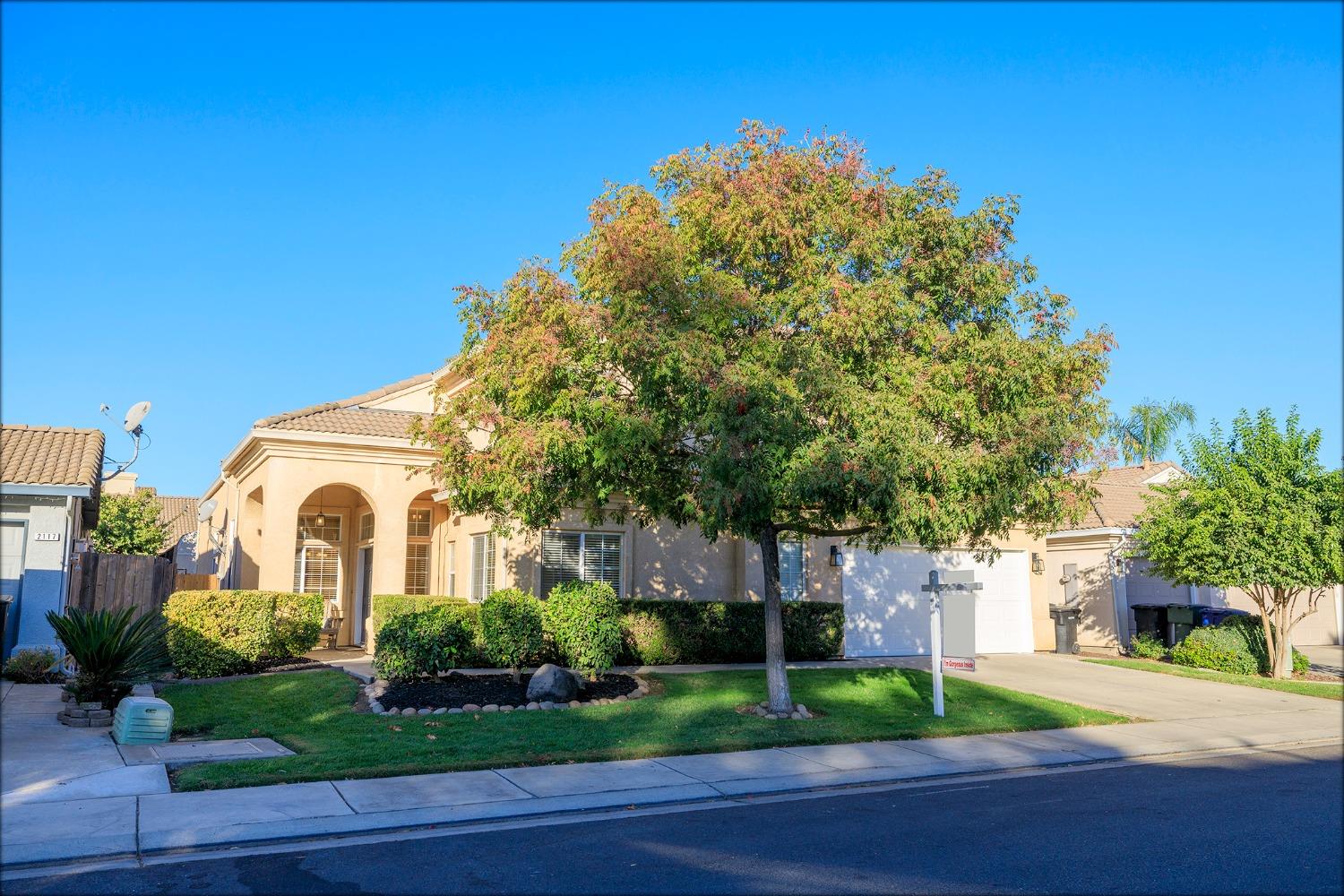 Detail Gallery Image 4 of 76 For 2121 Paramont Way, Modesto,  CA 95355 - 4 Beds | 3 Baths