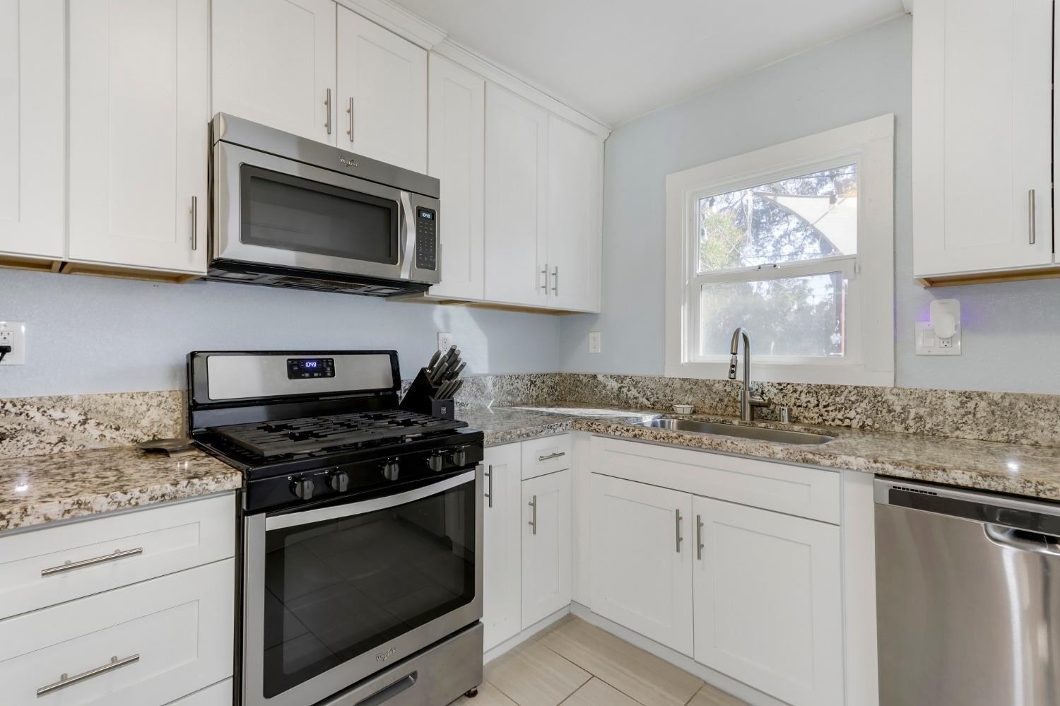 Detail Gallery Image 11 of 46 For 3311 Santa Cruz Way, Sacramento,  CA 95817 - 2 Beds | 1 Baths