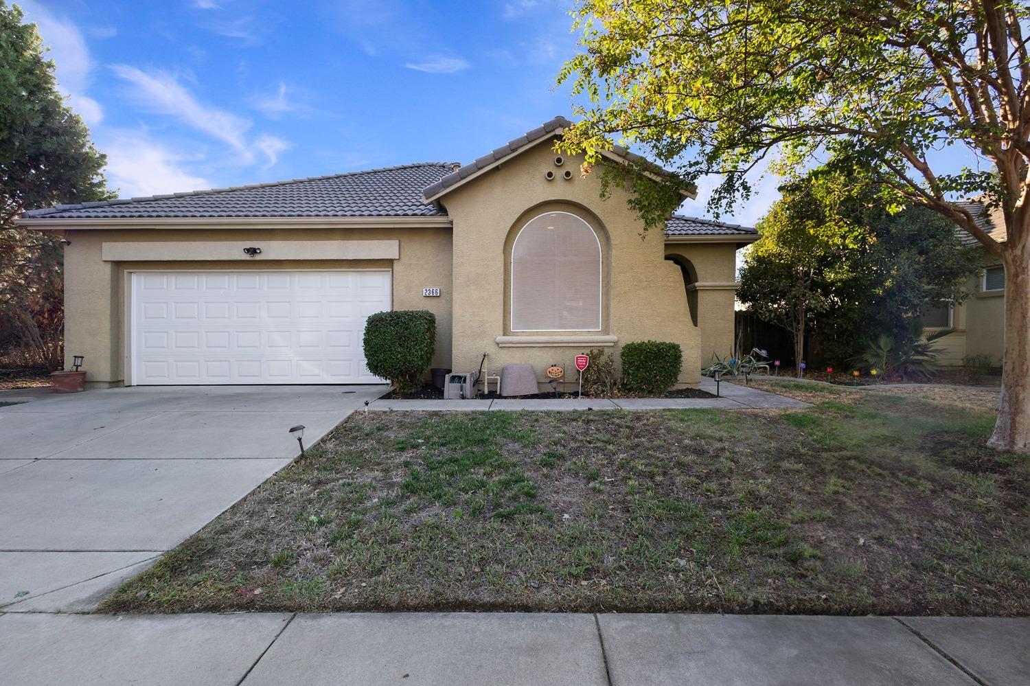 Detail Gallery Image 1 of 33 For 2366 Arizona Way, Yuba City,  CA 95991 - 3 Beds | 2 Baths