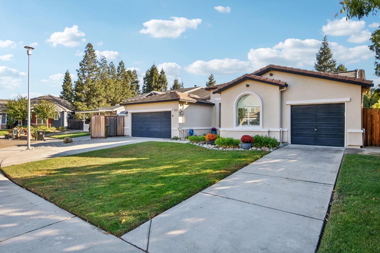 Detail Gallery Image 3 of 50 For 9408 Riversbend Ct, Elk Grove,  CA 95624 - 4 Beds | 3/1 Baths