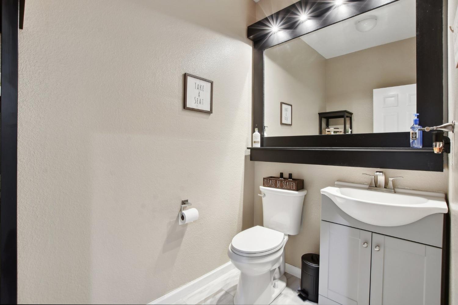 Detail Gallery Image 25 of 50 For 9408 Riversbend Ct, Elk Grove,  CA 95624 - 4 Beds | 3/1 Baths