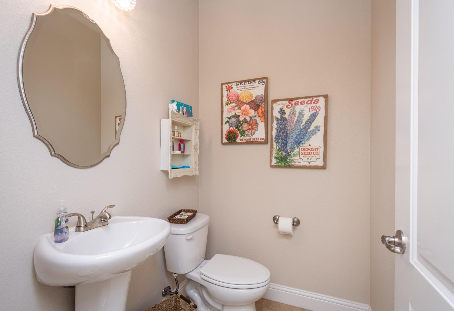 Detail Gallery Image 5 of 55 For 2258 Birmington Dr, Yuba City,  CA 95991 - 4 Beds | 2/1 Baths