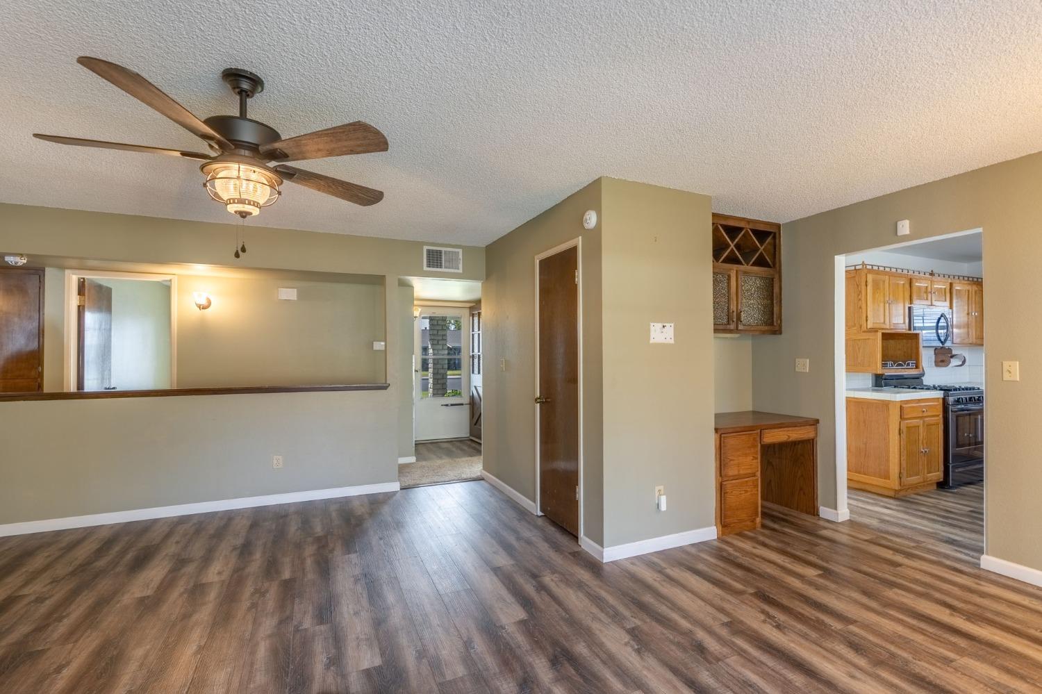 Detail Gallery Image 11 of 30 For 1529 Clevenger Dr, Modesto,  CA 95356 - 3 Beds | 2 Baths