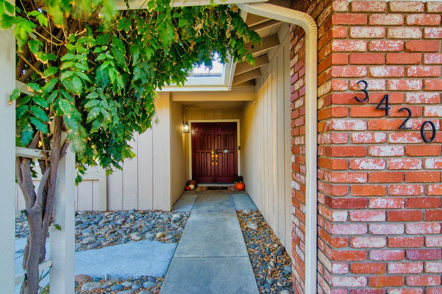 Detail Gallery Image 2 of 31 For 3420 Saginaw Ct, Modesto,  CA 95355 - 3 Beds | 2 Baths