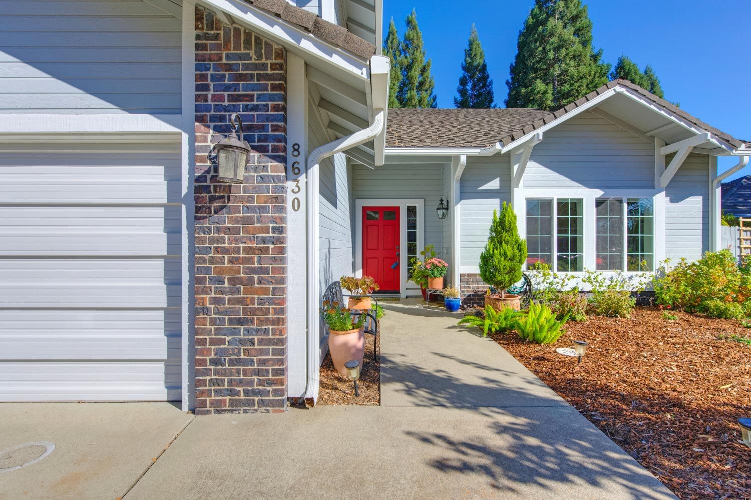 Detail Gallery Image 6 of 64 For 8630 Briarbrook Cir, Orangevale,  CA 95662 - 4 Beds | 4 Baths