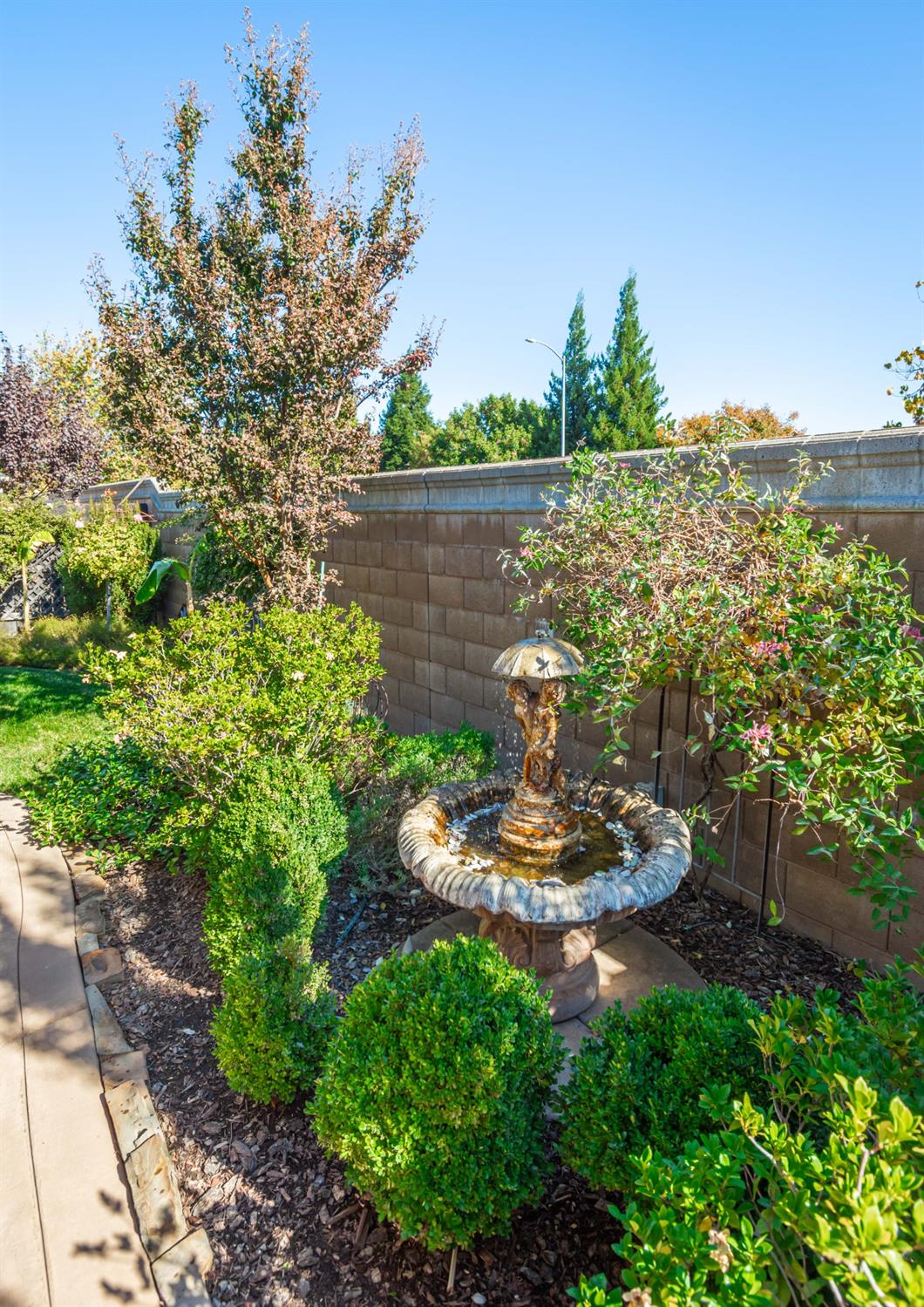 Detail Gallery Image 39 of 55 For 2258 Birmington Dr, Yuba City,  CA 95991 - 4 Beds | 2/1 Baths