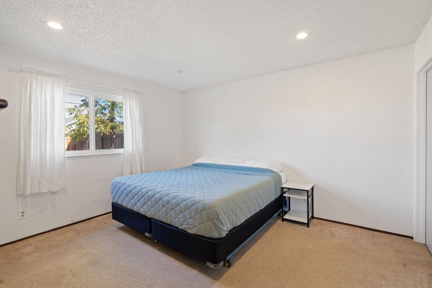 Detail Gallery Image 9 of 19 For 7927 36th Ave, Sacramento,  CA 95824 - 3 Beds | 2 Baths