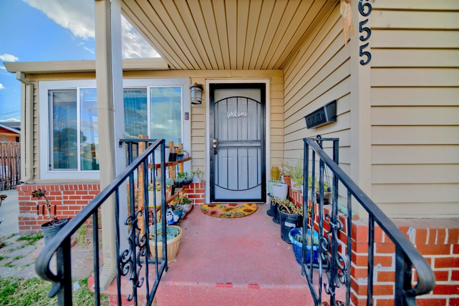 Detail Gallery Image 4 of 44 For 655 N Laurel St, Stockton,  CA 95205 - 2 Beds | 1 Baths