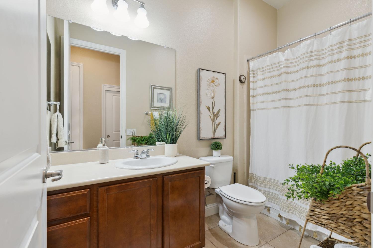 Detail Gallery Image 11 of 16 For 3390 Kennerleigh Pkwy, Roseville,  CA 95747 - 2 Beds | 2 Baths