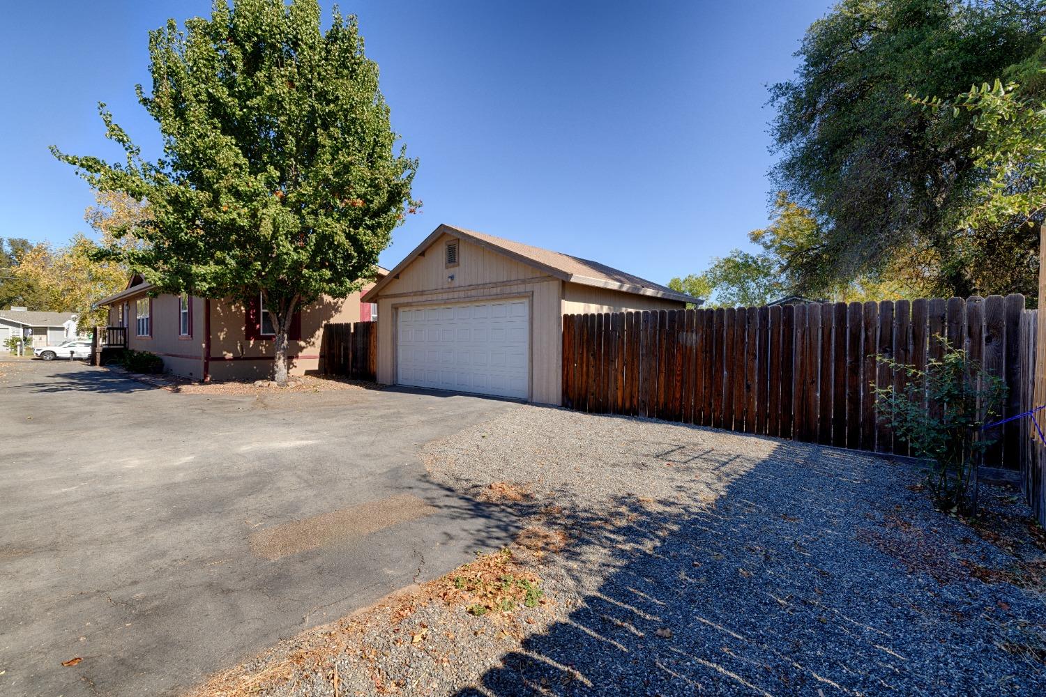 Detail Gallery Image 3 of 26 For 7560 Cedar, Citrus Heights,  CA 95610 - 3 Beds | 2 Baths