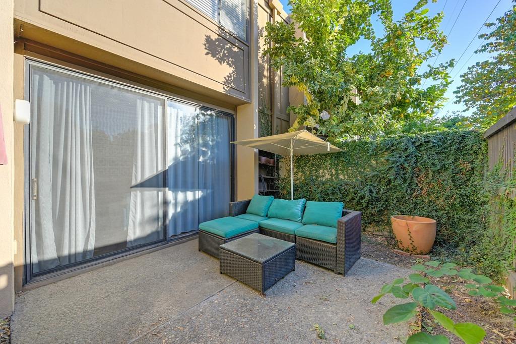 Detail Gallery Image 24 of 26 For 898 Woodside Ln #4,  Sacramento,  CA 95825 - 2 Beds | 2/1 Baths