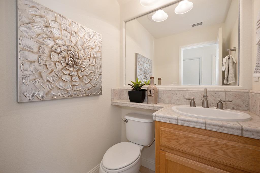 Detail Gallery Image 7 of 44 For 4107 Borderlands Dr, Rancho Cordova,  CA 95742 - 3 Beds | 2/1 Baths