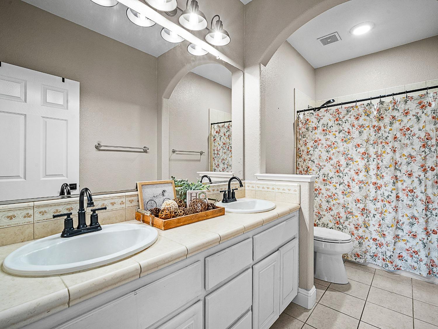 Detail Gallery Image 52 of 75 For 3134 Weymouth Way, Rescue,  CA 95672 - 5 Beds | 3/1 Baths