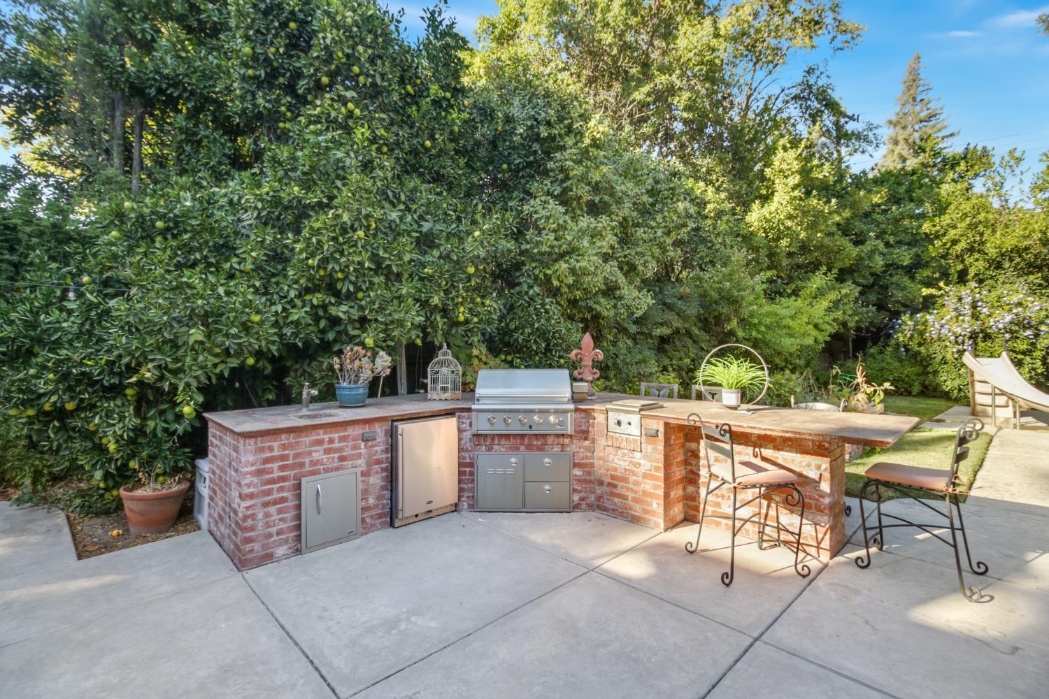 Detail Gallery Image 53 of 83 For 126 Mering Ct, Sacramento,  CA 95864 - 5 Beds | 2/1 Baths