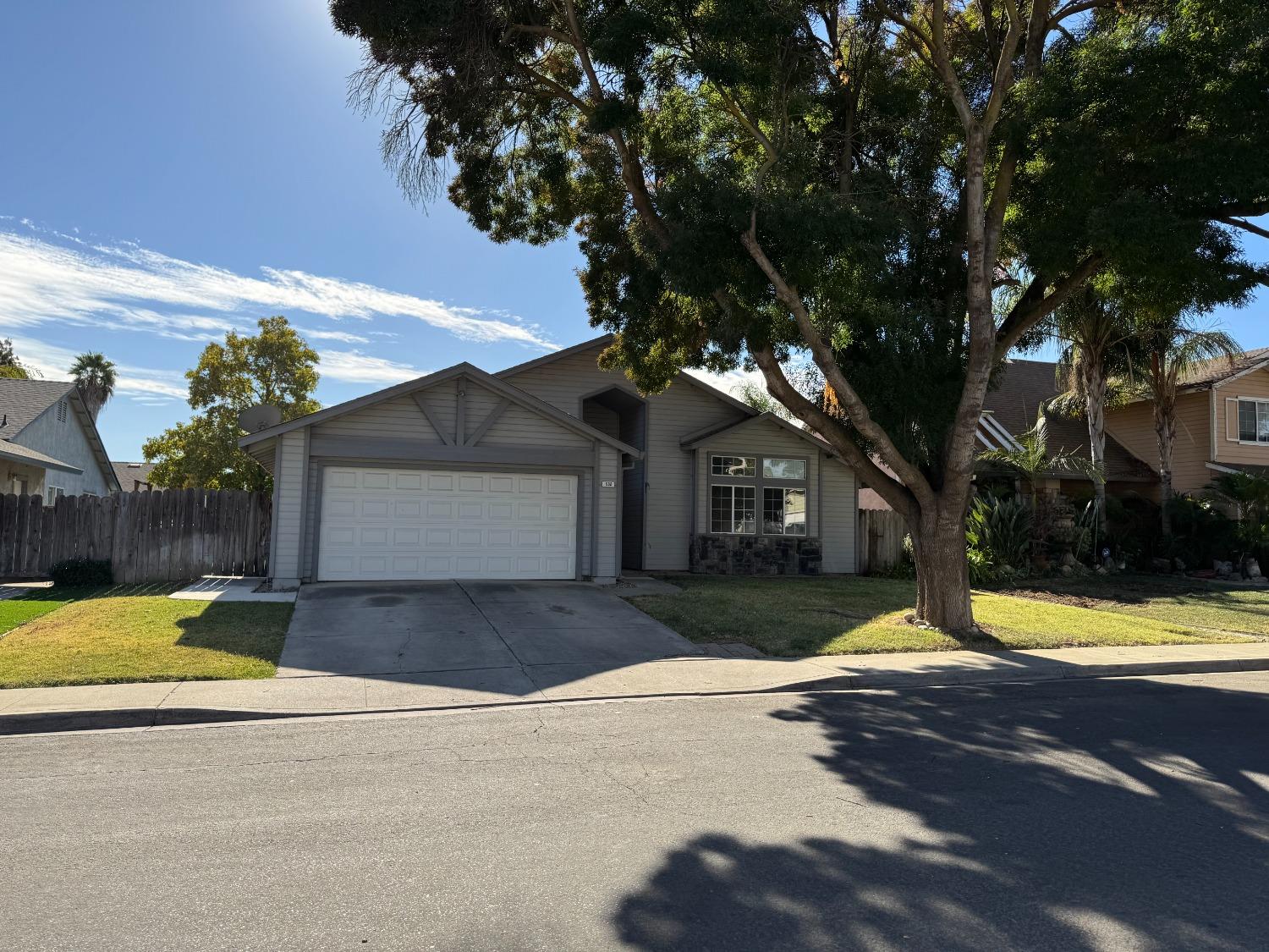 Detail Gallery Image 3 of 21 For 532 Westfield Pl, Patterson,  CA 95363 - 3 Beds | 2 Baths