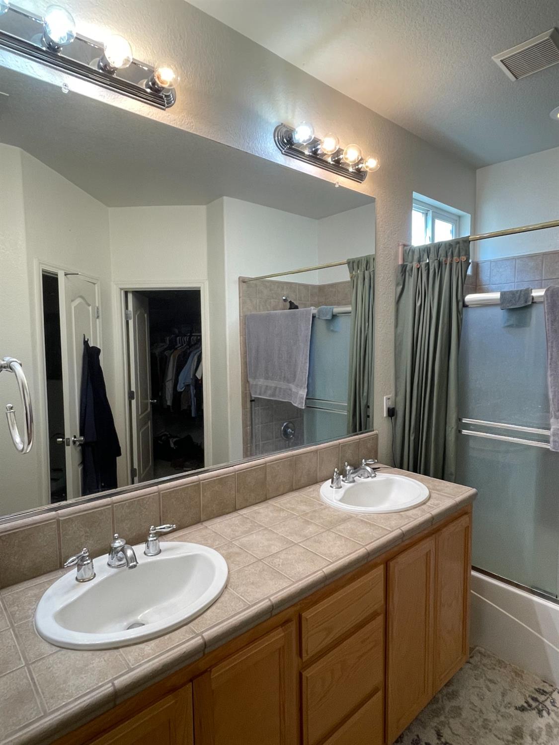 Detail Gallery Image 5 of 16 For 5534 Waterhole Loop, Linda,  CA 95901 - 3 Beds | 2 Baths