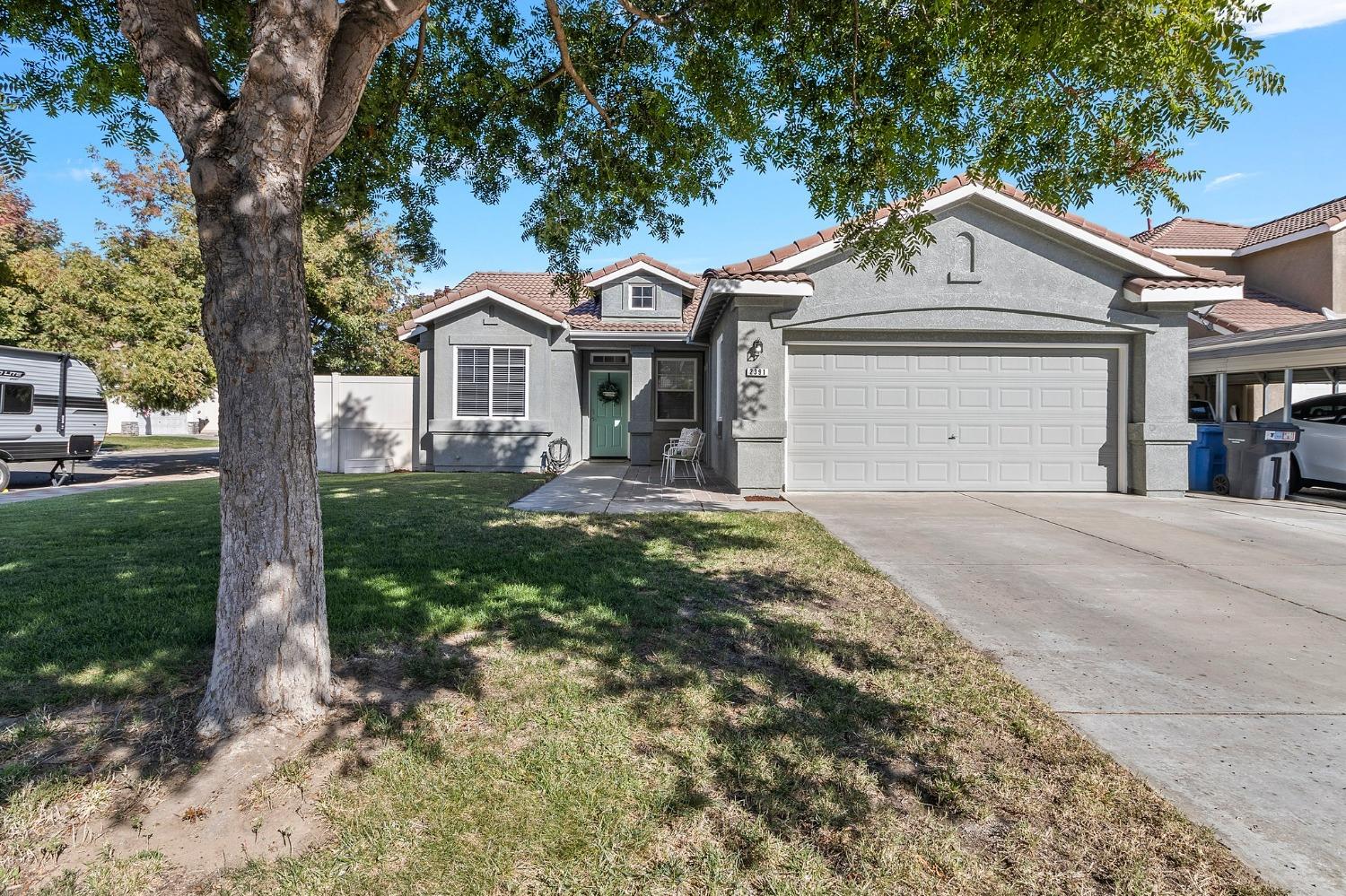 Detail Gallery Image 1 of 27 For 2391 Summersong Ct, Turlock,  CA 95382 - 3 Beds | 2 Baths