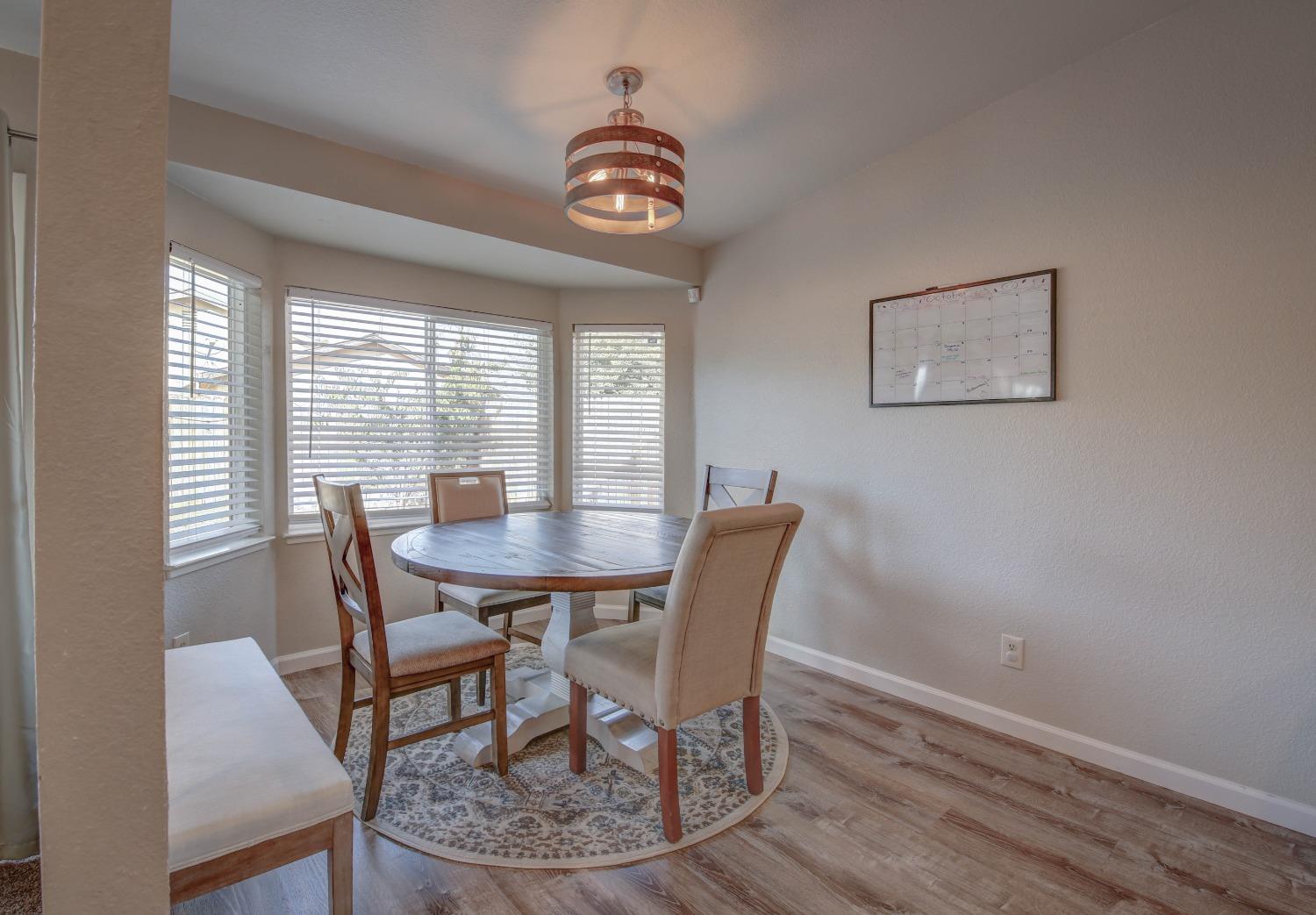 Detail Gallery Image 25 of 36 For 4005 Deer Trail Way, Sacramento,  CA 95823 - 3 Beds | 2 Baths